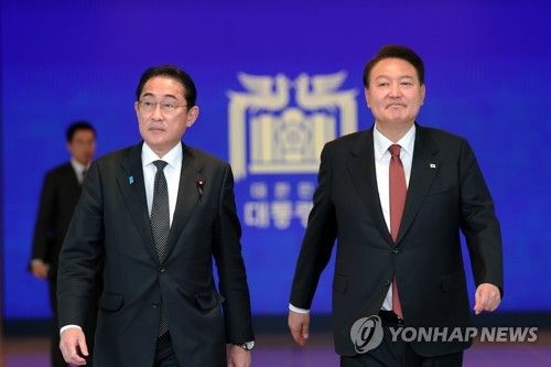 공동 기자회견 마친 한일 정상