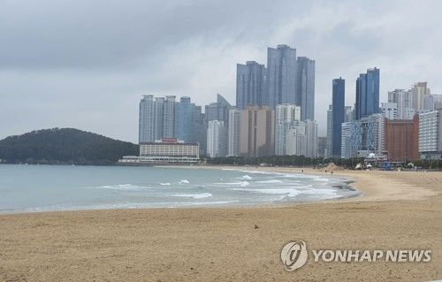 흐린 날씨의 해운대해수욕장