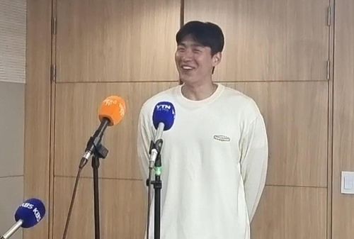 KBL 센터에서 인터뷰하는 양홍석