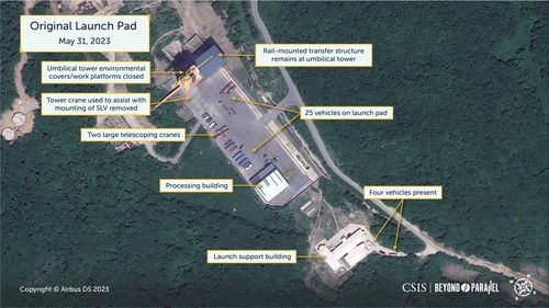 북한 정찰위성 발사 직후 서해위성발사장 기존 발사장 모습 "발사후 작업 포착"