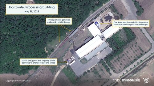 北 위성 발사 직후 동창리 서해위성발사장의 작업건물 모습