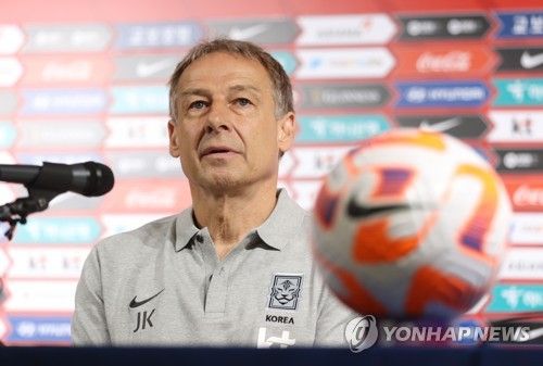 친선경기 명단 발표 나선 클린스만 감독