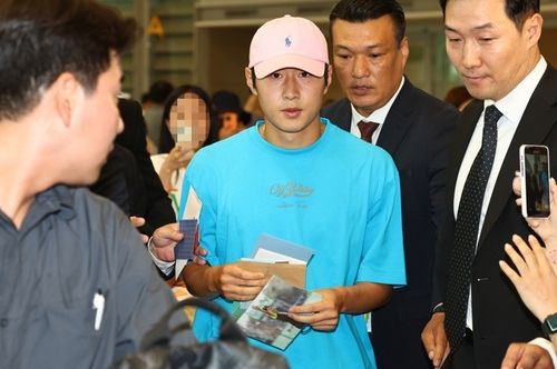 이강인, 시즌 마치고 대표팀 합류 위해 귀국