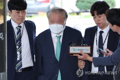 구속심사 법정 향하는 백현동 민간업자