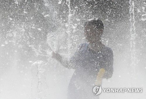더위 식히는 물놀이