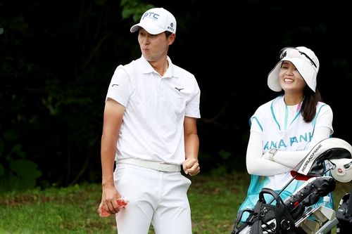 최종 라운드 중 양지호와 아내 김유정 씨의 모습