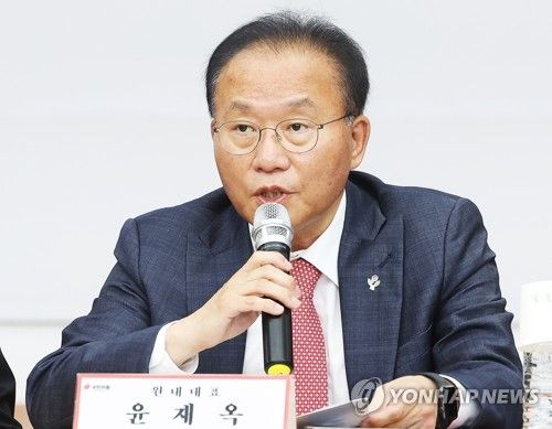 발언하는 윤재옥