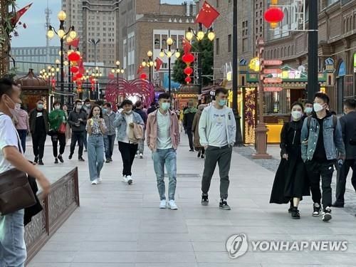 신장 우루무치의 거리 모습