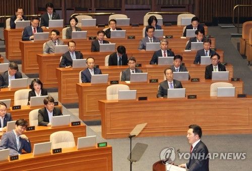 김기현 교섭단체 연설 경청하는 한덕수 국무총리와 국무위원들