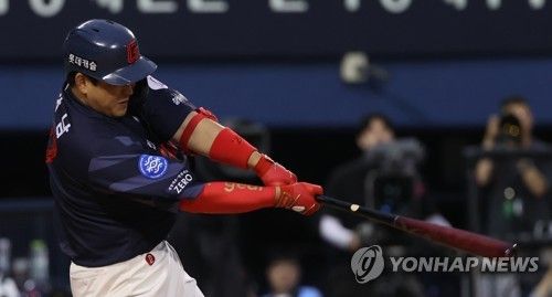 유강남의 동점 희생플라이