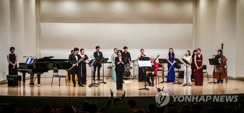 백두산함을 기억하는 공연