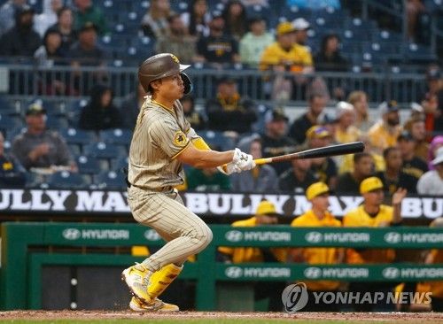 2타점 중전 적시타 터뜨린 김하성 