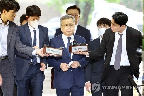 박영수 전 특검, 영장실질심사 출석