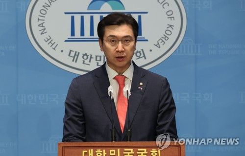 논평 발표하는 강민국 수석대변인