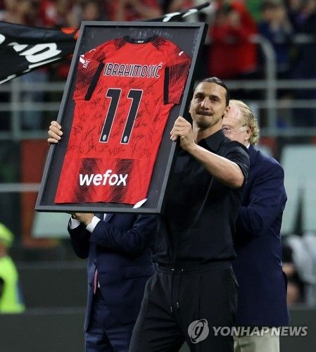 은퇴 선언한 이브라히모비치