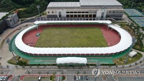 준공된 전천후 육상훈련장