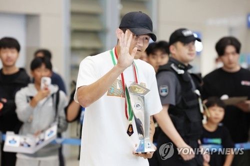 '수비왕' 김민재 귀국