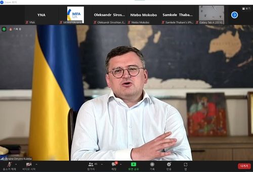 우크라이나 외무장관 줌 기자회견 