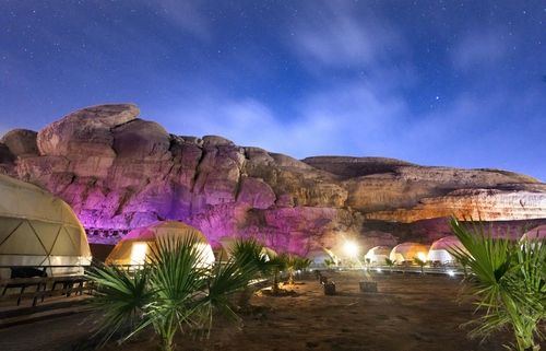 사막에 내린 우주선 모양의 '버블' 텐트 [사진/성연재 기자] 