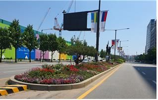 송파구청 사거리 중앙분리대 