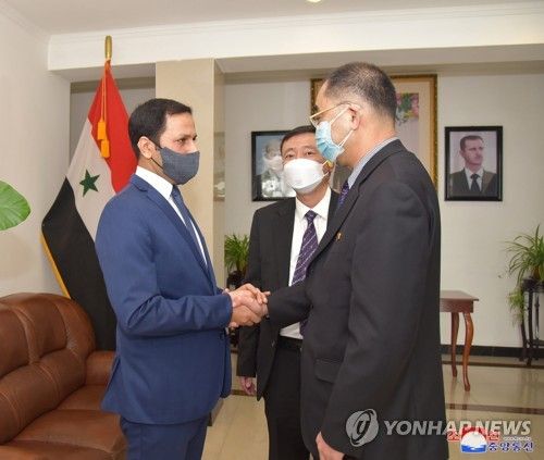 지난 2월 시리아 지진 피해 관련해 주북 시리아대사관 조의 방문한 북한 외무성
