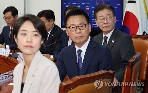 시연 보는 민주당