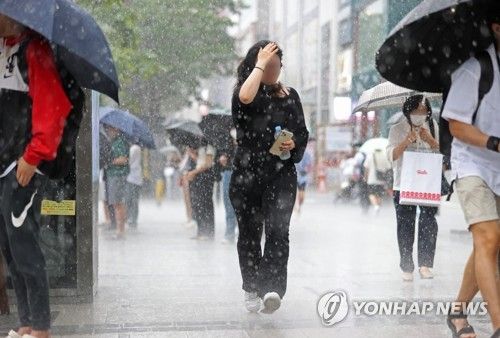 거세게 내리는 비