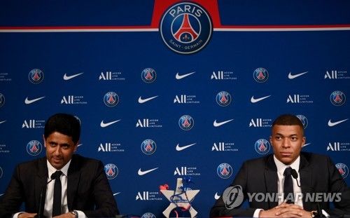 재계약 문제로 갈등하는 PSG의 나세르 알 켈라이피 회장과 킬리안 음바페