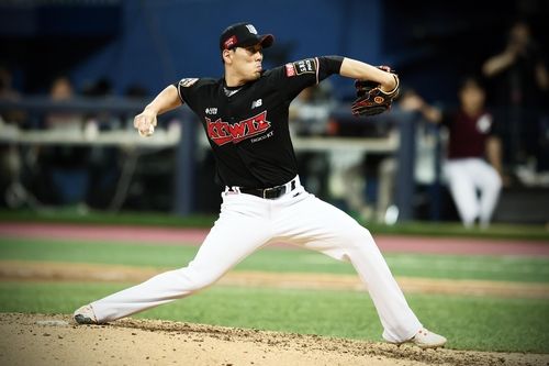 kt 김재윤의 역투