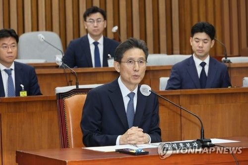 답변하는 서경환 대법관 후보자