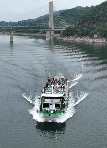 새로 취항한 청풍크루즈호