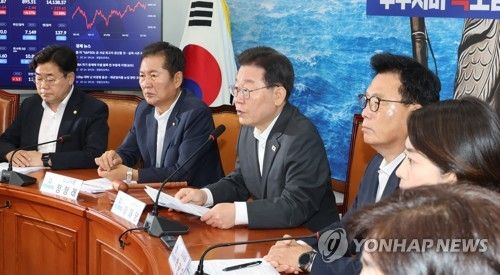 발언하는 이재명 대표