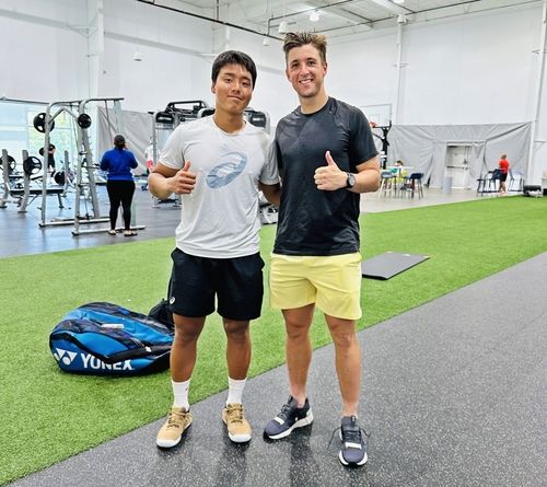 정윤성(왼쪽)과 해리스