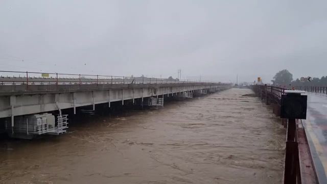 폭우로 불어난 청주 미호천 