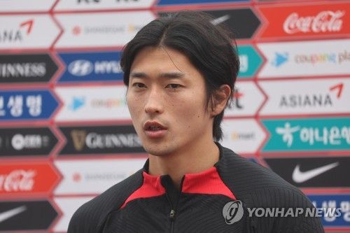 인터뷰하는 조규성