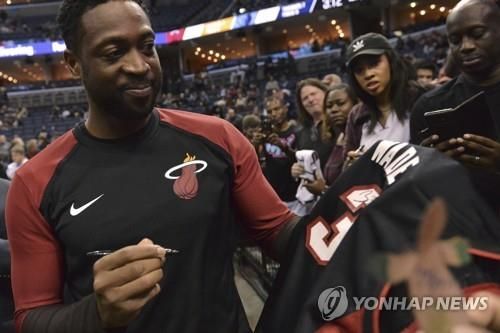 美 여자프로농구 시카고 스카이 구단주 그룹에 합류한 NBA 스타 드웨인 웨이드