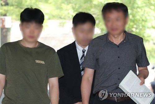 영장실질심사 출석하는 김성훈 백광산업 전 대표
