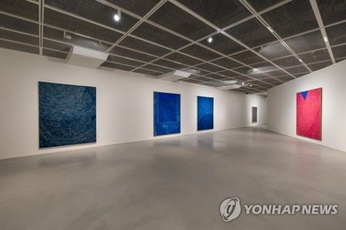 김환기 전시 전경