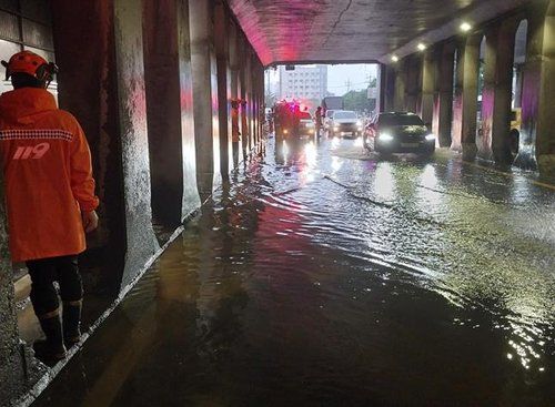 호우주의보 내려진 인천, 침수된 동암굴다리