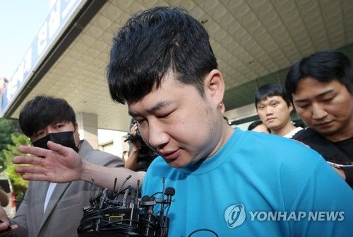 검찰 송치되는 '신림 흉기난동' 조선