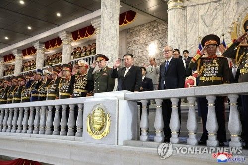 북한, '전승절 70주년' 야간 열병식 개최