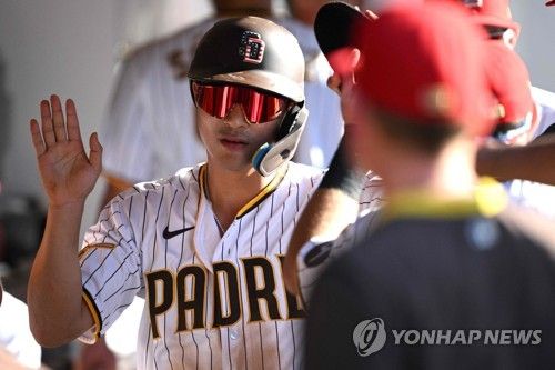 7회말 득점한 김하성