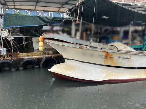 화물선과 충돌해 파손된 어선