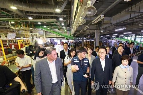 박광온 원내대표, 폭염 속 작업 현장 방문