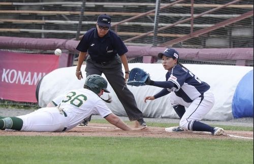 여자야구월드컵 A그룹 예선 한국과 호주의 경기 장면