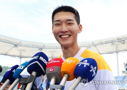 세계선수권 2회 연속 메달 도전 '스마일 점퍼' 우상혁