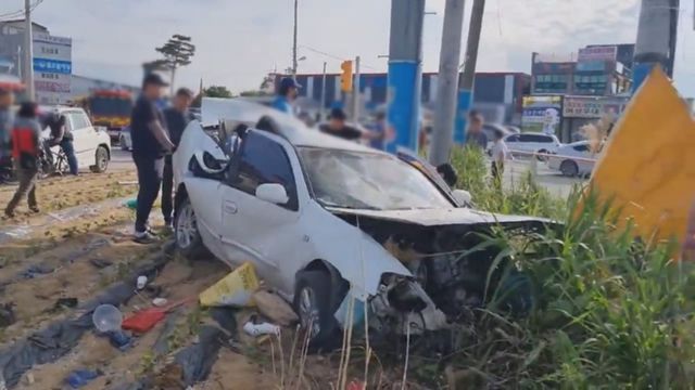 70대 몰던 승용차 인도 돌진…여학생 1명 숨지고 1명 중상