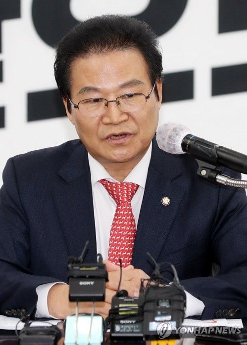 기자간담회 하는 김용판 국민의힘 대구시당위원장