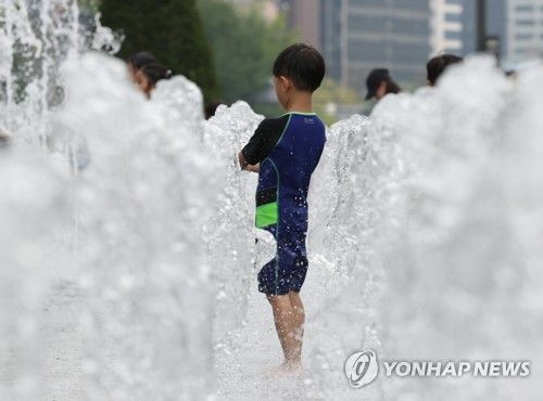 '더위에는 물놀이로'