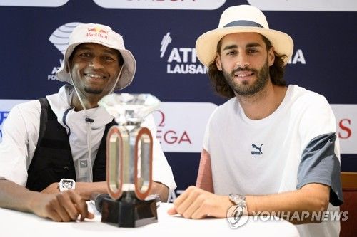 바르심(왼쪽)과 탬베리